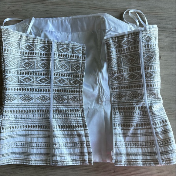 White House Black Market // Embroidered Corset Cream Gold Size 8 - Picture 4 of 12